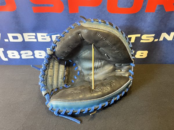 *USED* Rawlings Gamer XLE Catchers Mitt - Image 4